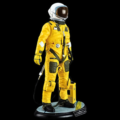 U-2 "Dragon Lady" Pilot Polyresin Statue "Statue Series" 1/8 Scale Model by Hobby Master.