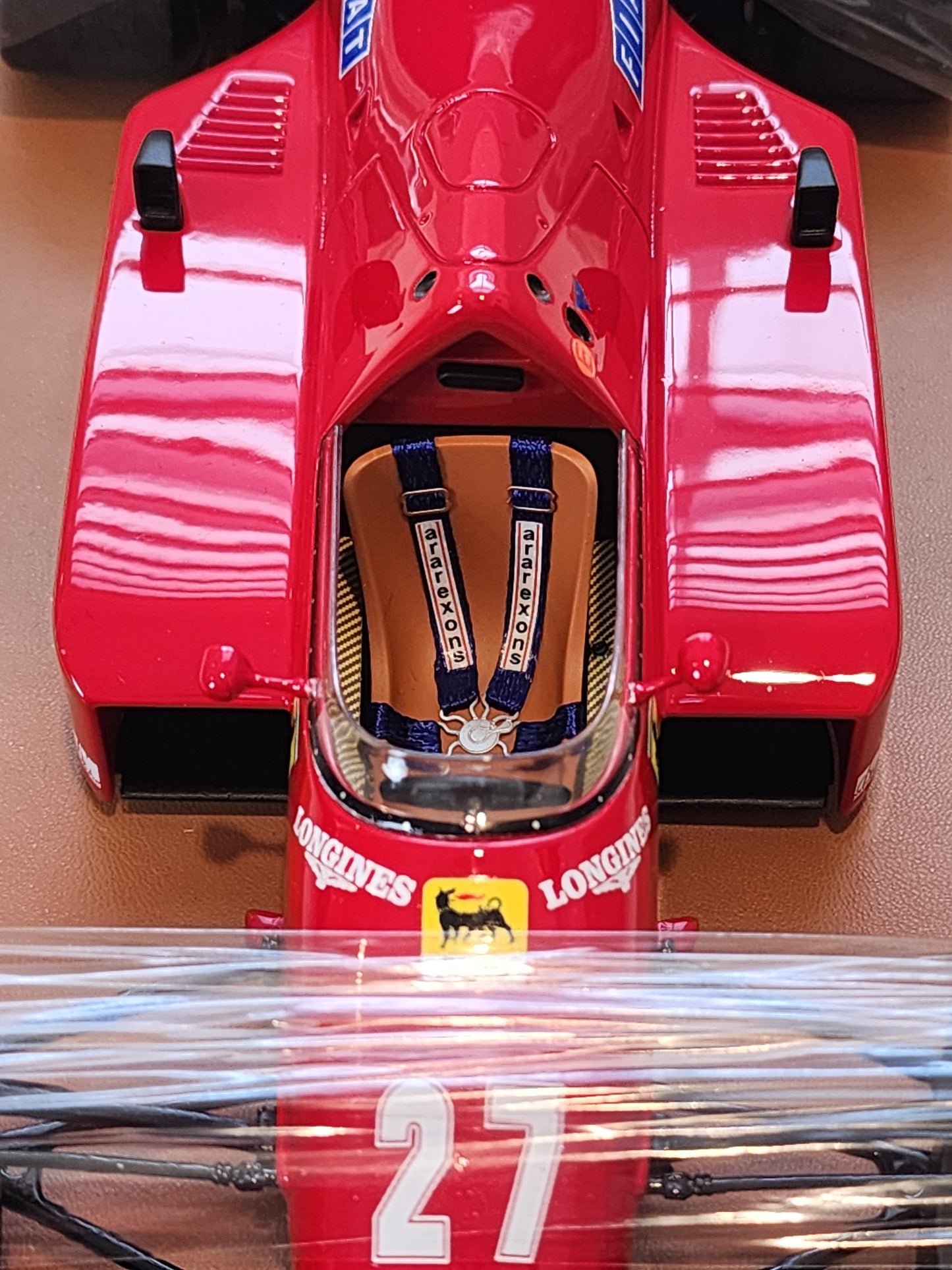 1986 FERRARI F1 1:18 SCALE RACE CAR