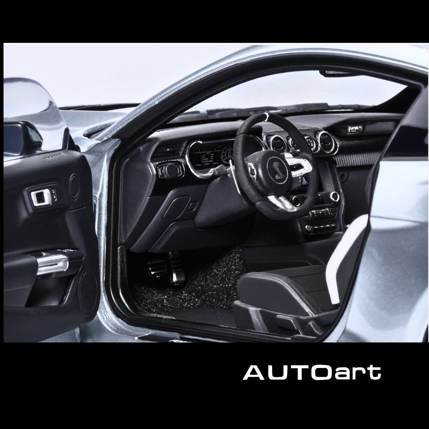 AUTOart Ford Mustang Shelby GT500 Iconic Silver Metallic w/ Black Stripes 1/18 Composite Model Car (Opening Hood/Doors/Trunk)