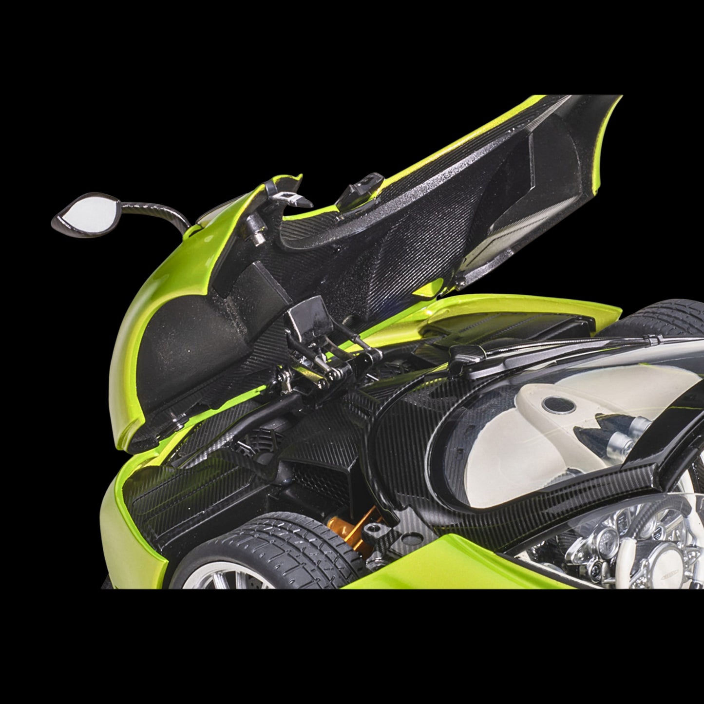 Pagani Huayra Roadster Verde Firenze Green Metallic and Carbon with Luggage Set 1/18 Model Car by Autoart