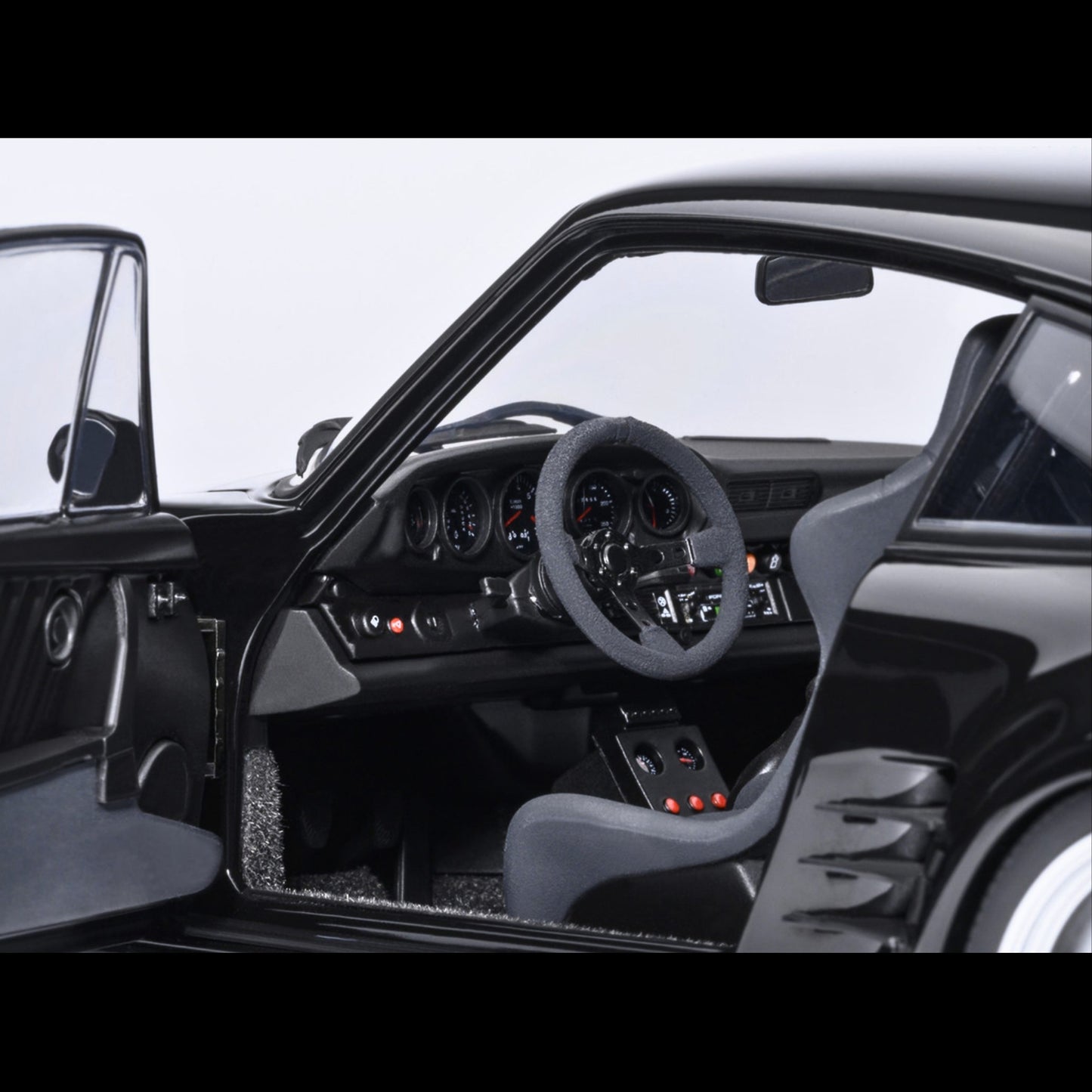 Porsche 911 (930) Turbo "Blackbird" Black "Wangan Midnight - Comic #1 Version" Manga 1/18 Model Car by Autoart