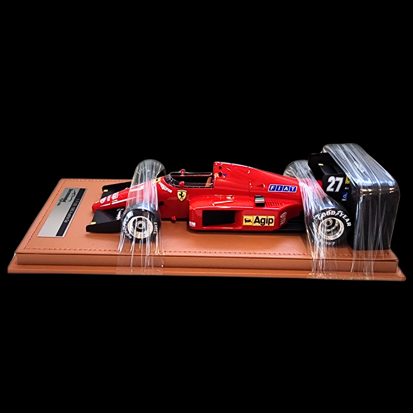 1986 FERRARI F1 1:18 SCALE RACE CAR