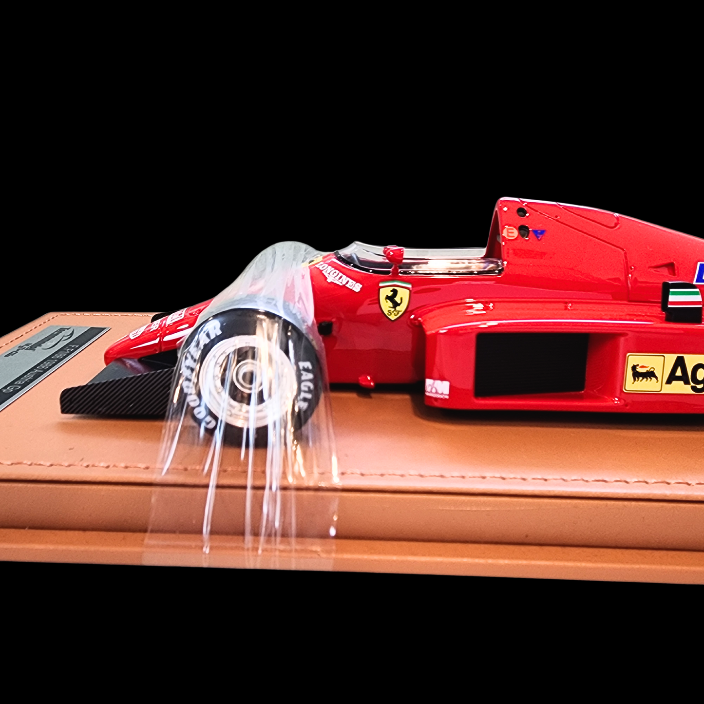 1986 FERRARI F1 1:18 SCALE RACE CAR